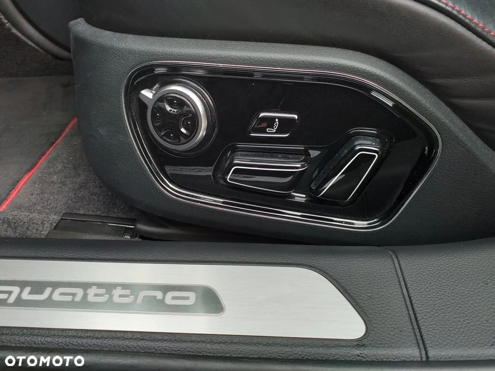 Audi A8 - 8