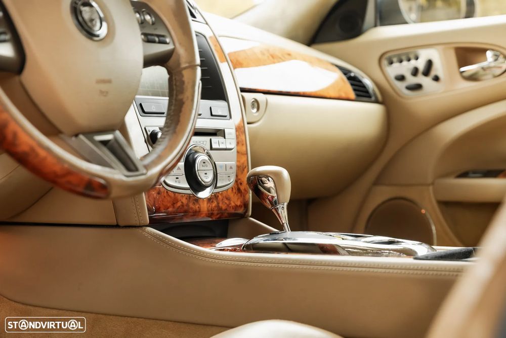 Jaguar XK XK8 Coupe - 32