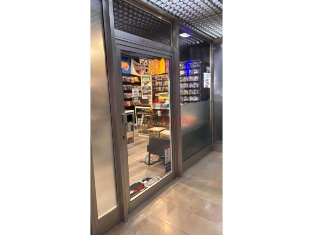 Espaço comercial no Centro Comercial Shopping Town - Famalicão - Grande imagem: 3/6