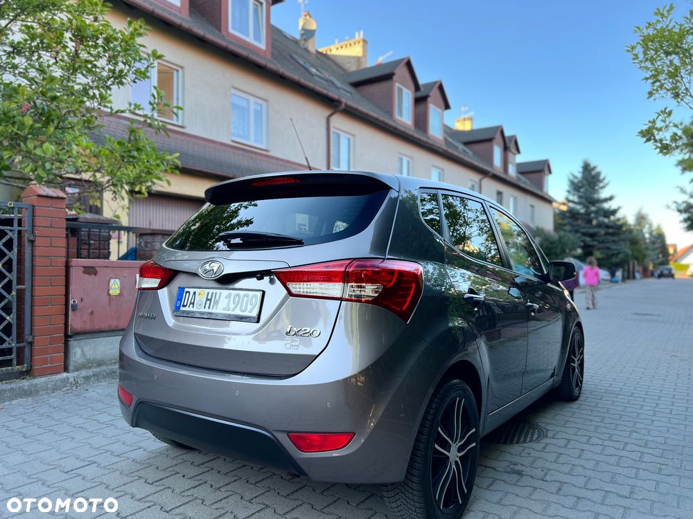 Hyundai ix20 1.4 Premium - 9