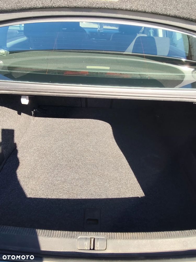 Volkswagen Passat - 9