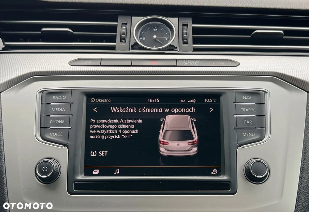 Volkswagen Passat 1.8 TSI BMT Comfortline - 24