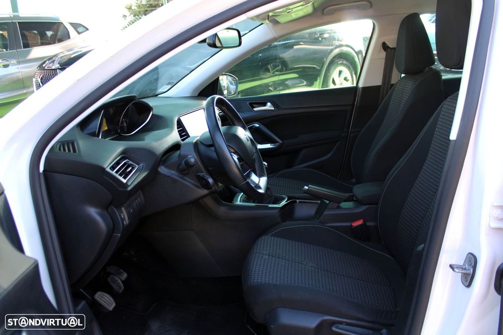 Peugeot 308 1.5 BlueHDi Style - 33