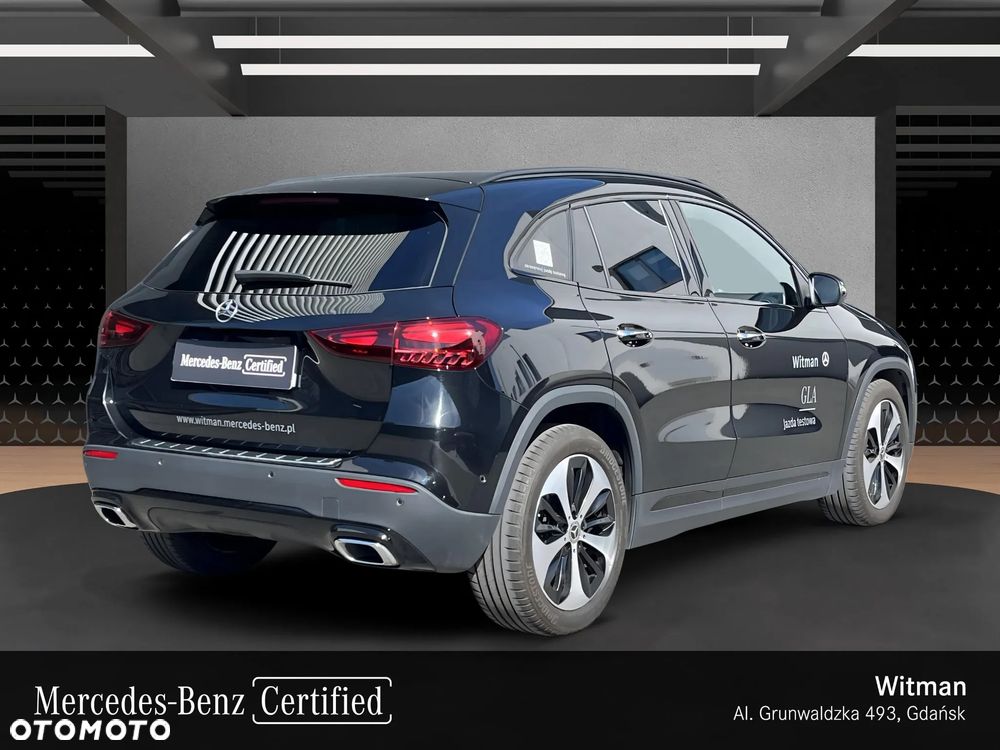 Mercedes-Benz GLA - 3