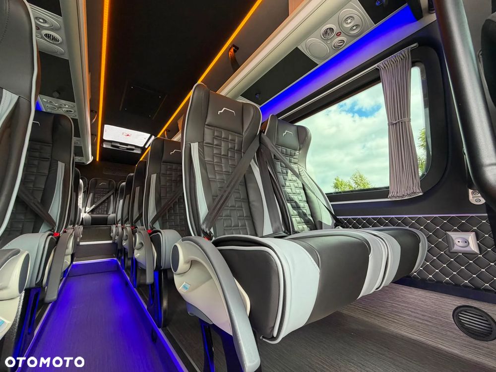 Mercedes-Benz Sprinter 519 - 18