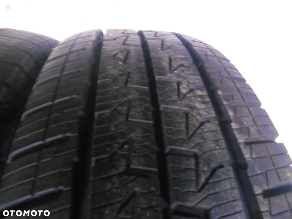 OPONY 205/75R16C CONTINENTAL VAN CONTACT 4 SEASON DOT 3322 9.6MM - 4