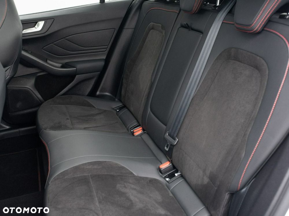 Ford Focus 2.3 EcoBoost ST X - 25