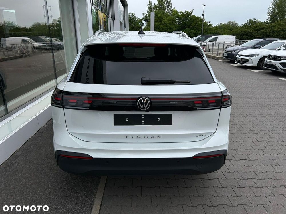 Volkswagen Tiguan - 12