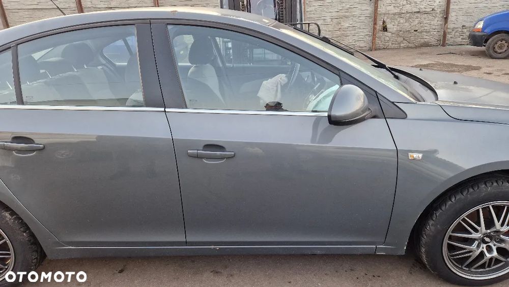 CHEVROLET CRUZE SEDAN DRZWI PRAWY PRZÓD - 1