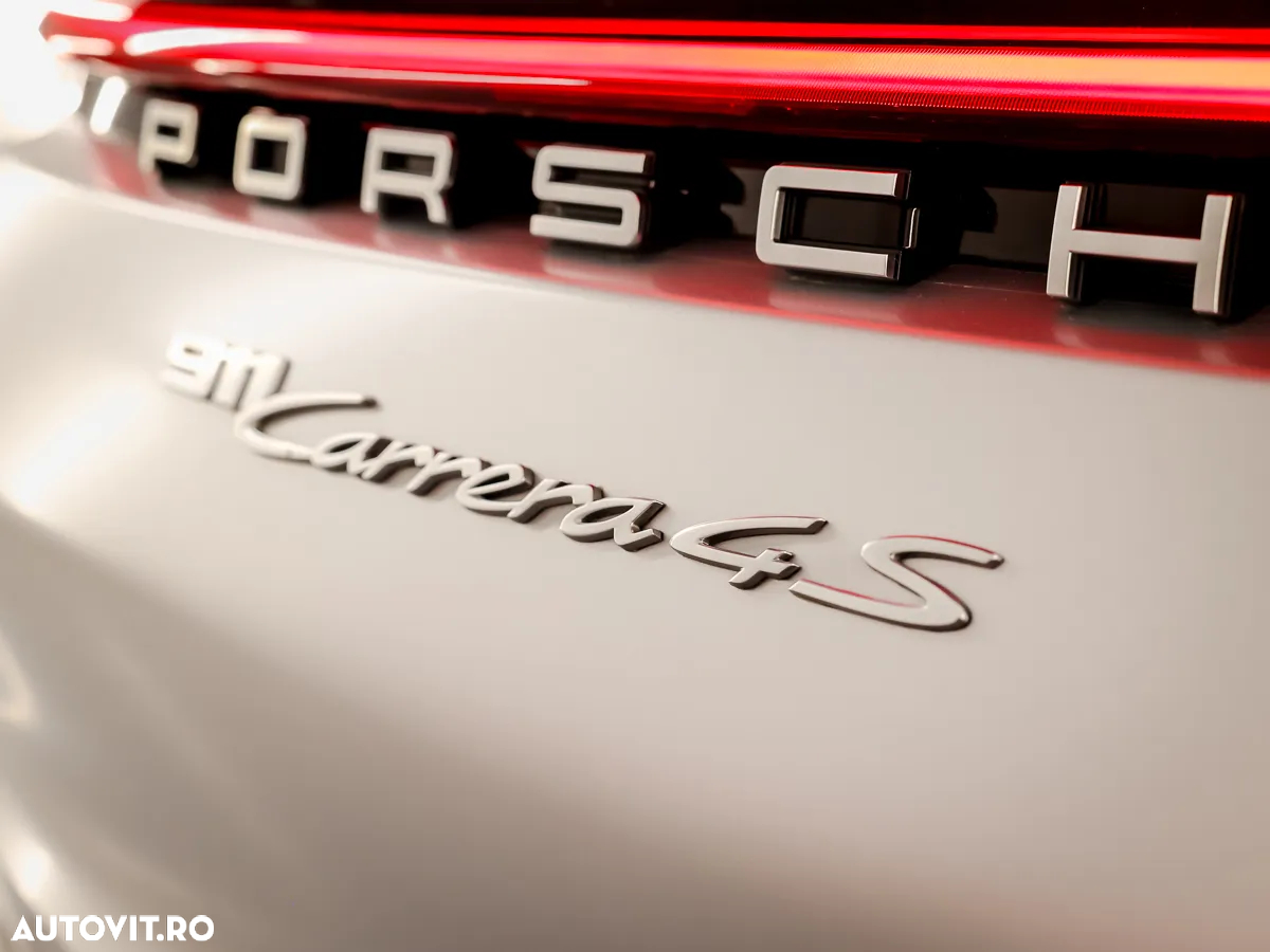 Porsche 911 Carrera 4S - 35