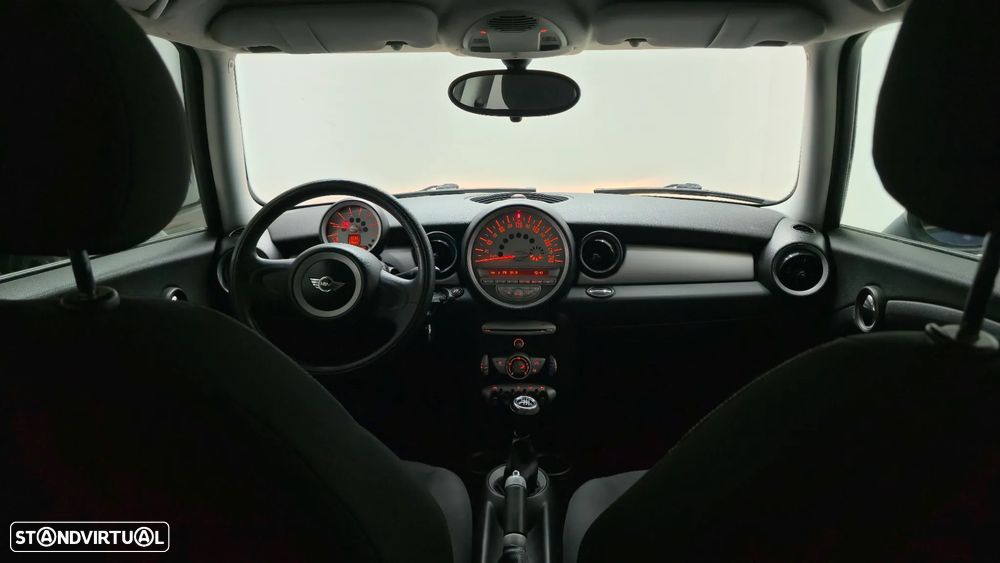 MINI 3 Portas Cooper D - 5