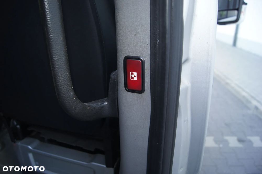 Mercedes-Benz Sprinter - 10