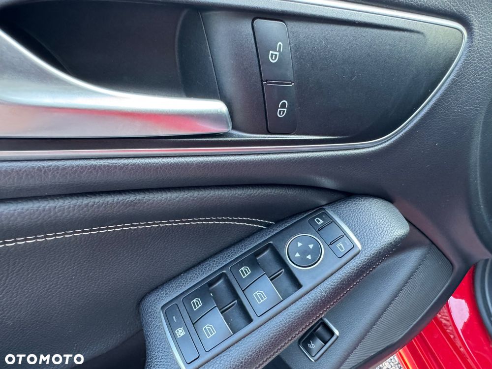 Mercedes-Benz CLA 180 7G-DCT - 9
