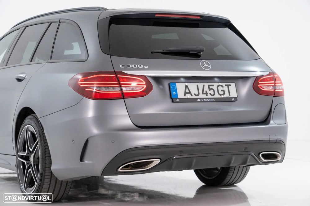 Mercedes-Benz C 300 e AMG Line - 14
