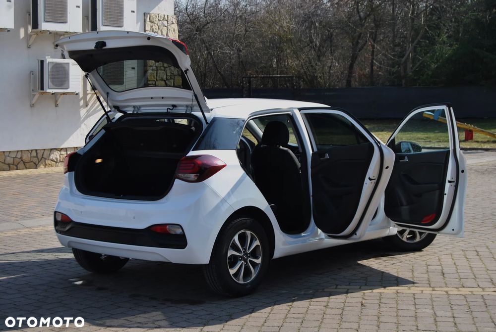 Hyundai i20 - 21