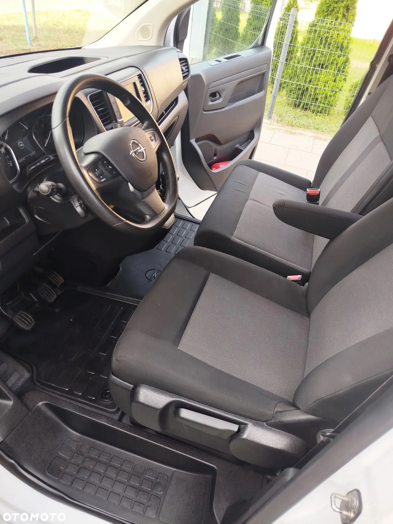Opel VIVARO - 14