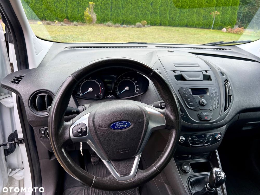 Ford Transit Courier - 15