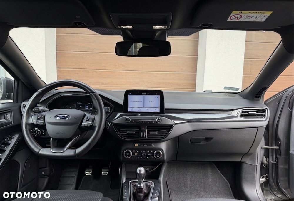 Ford Focus 1.5 EcoBoost ST-Line - 9