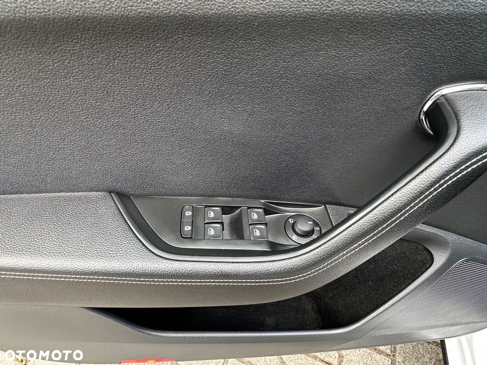 Skoda Superb 2.0 TDI 4x4 DSG Scout - 33