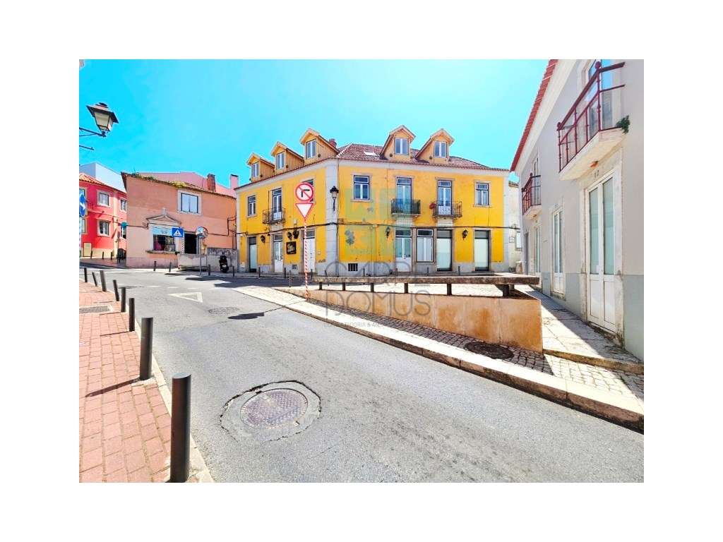 Prédio com 1 loja e 5 apartamentos, no centro de Oeiras - Grande imagem: 3/60