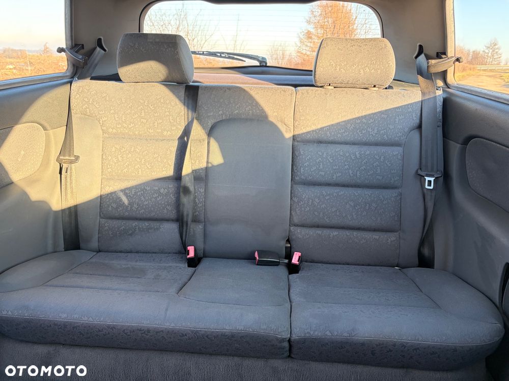 Audi A3 3-drzwiowe 1.6 Attraction - 8