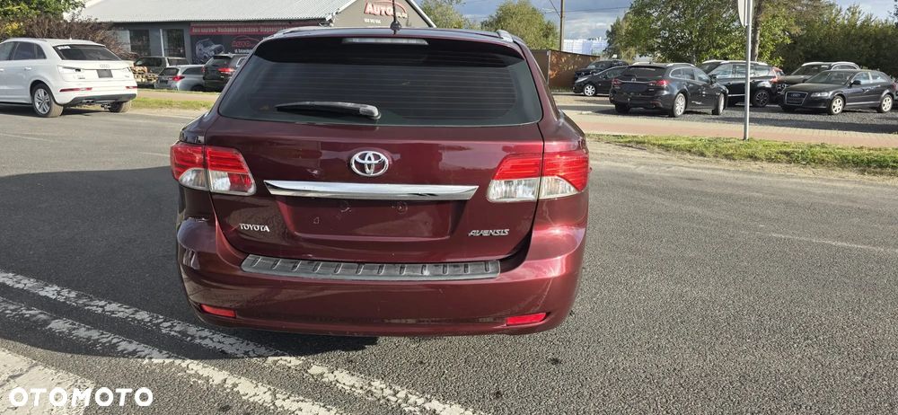 Toyota Avensis 1.8 Premium - 6