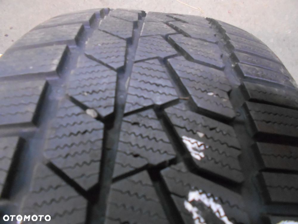 OPONA POJEDYNKA 235/40R19 CONTINENTAL WINTER CONTACT TS860 S XL NAO DOT 1719 7.3MM - 2