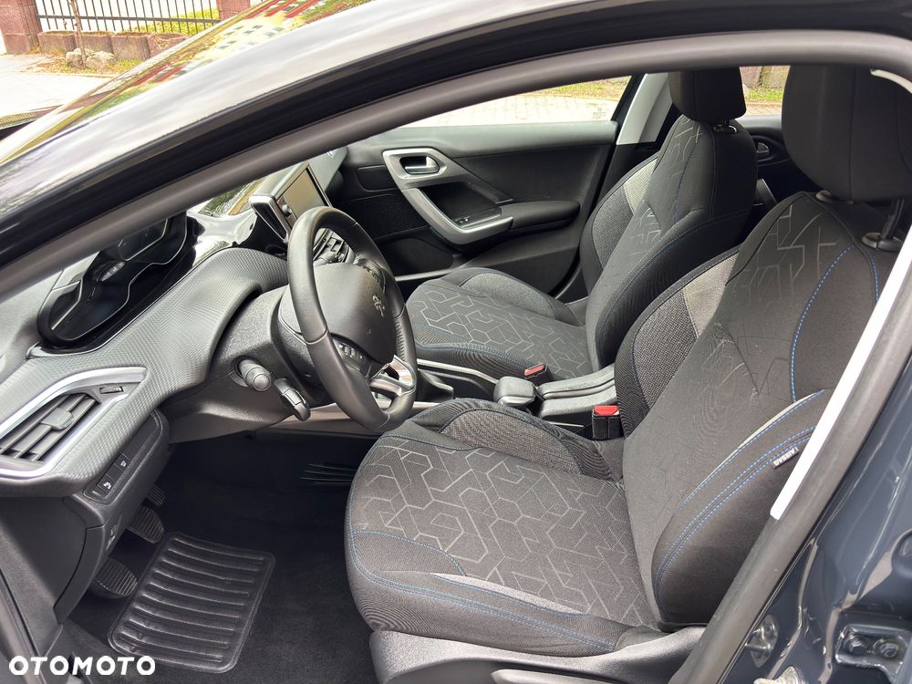 Peugeot 2008 PureTech 82 Signature - 26