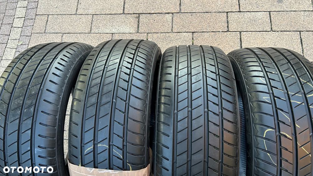 245/50 R19 Brigestone Alenza 001 Audi Q5, BMW X3 (G01), BMW X4 (G02), Genesis GV70, Hyundai Santa Fe (TM, MX5), Jaguar F-Pace, Kia Sorento (MQ4), Land Rover Discovery Sport (L550), Lexus NX (AZ10, AZ20), Mercedes-Benz GLC (X253, X254), Volvo XC60 II gen. - 1
