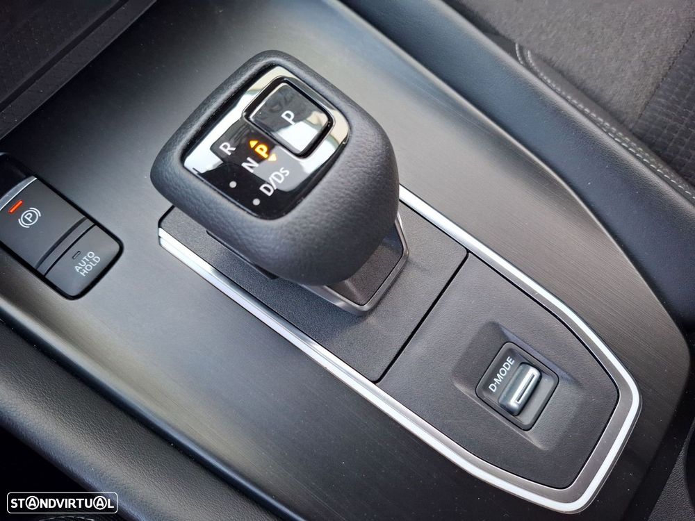 Nissan Qashqai 1.3 DIG-T N-Connecta Xtronic — fotografia 18