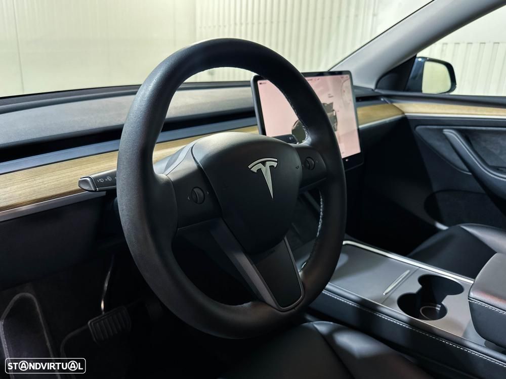 Tesla Model Y Long Range Dual Motor AWD - 19