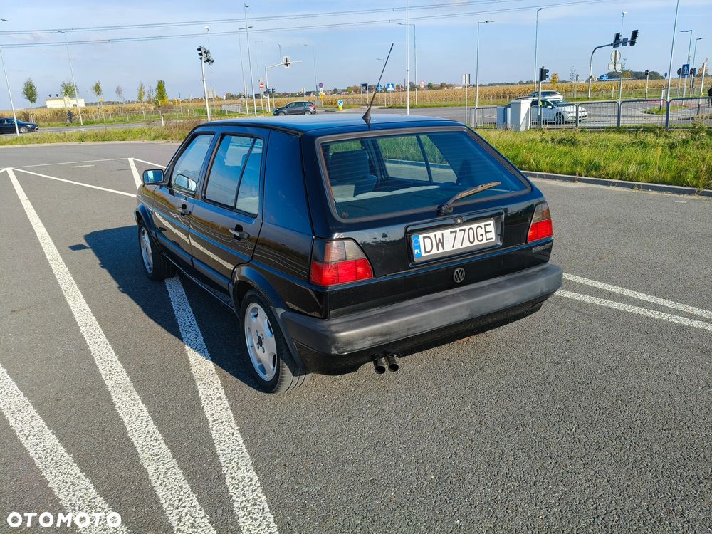 Volkswagen Golf 1.8 GL - 8