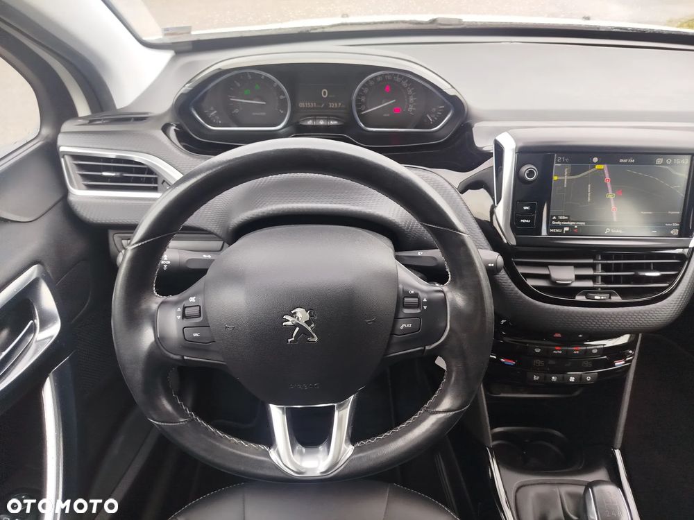 Peugeot 2008 - 8