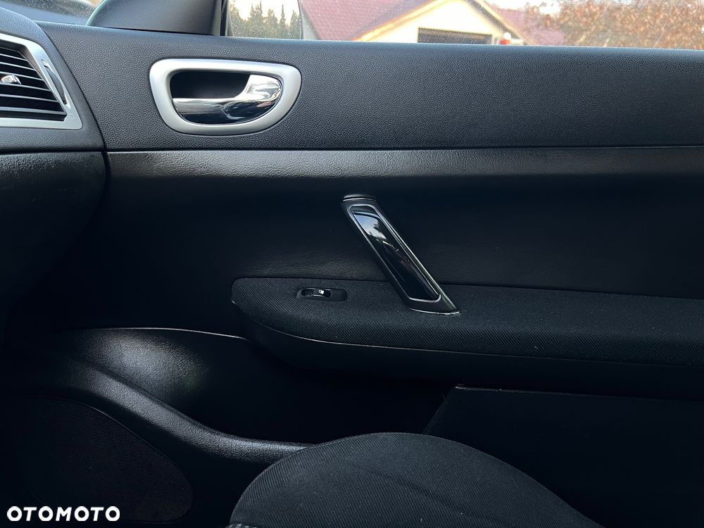 Peugeot 307 CC 1.6 - 12
