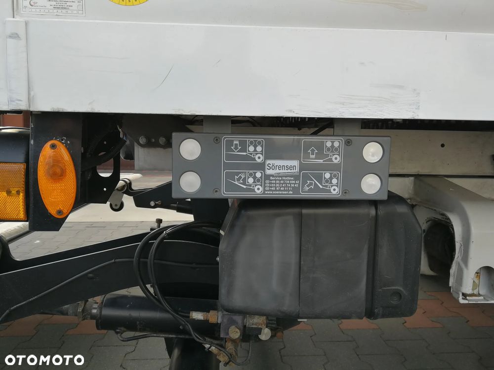 Mercedes-Benz Sprinter - 11
