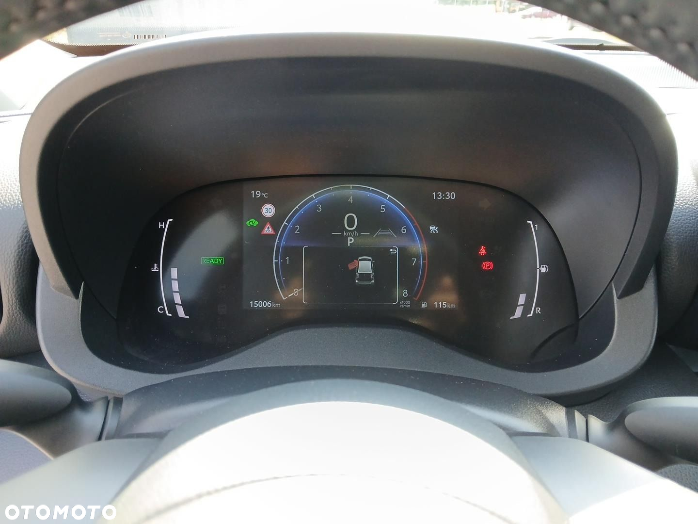 Toyota Yaris Hybrid 1.5 Style - 32