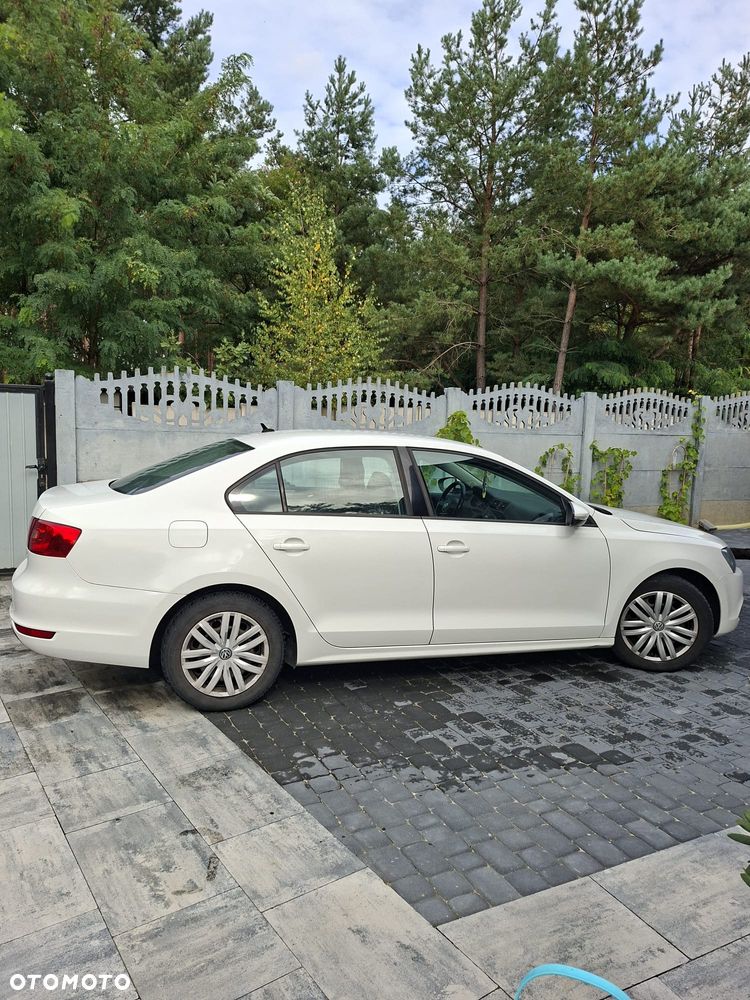 Volkswagen Jetta - 5
