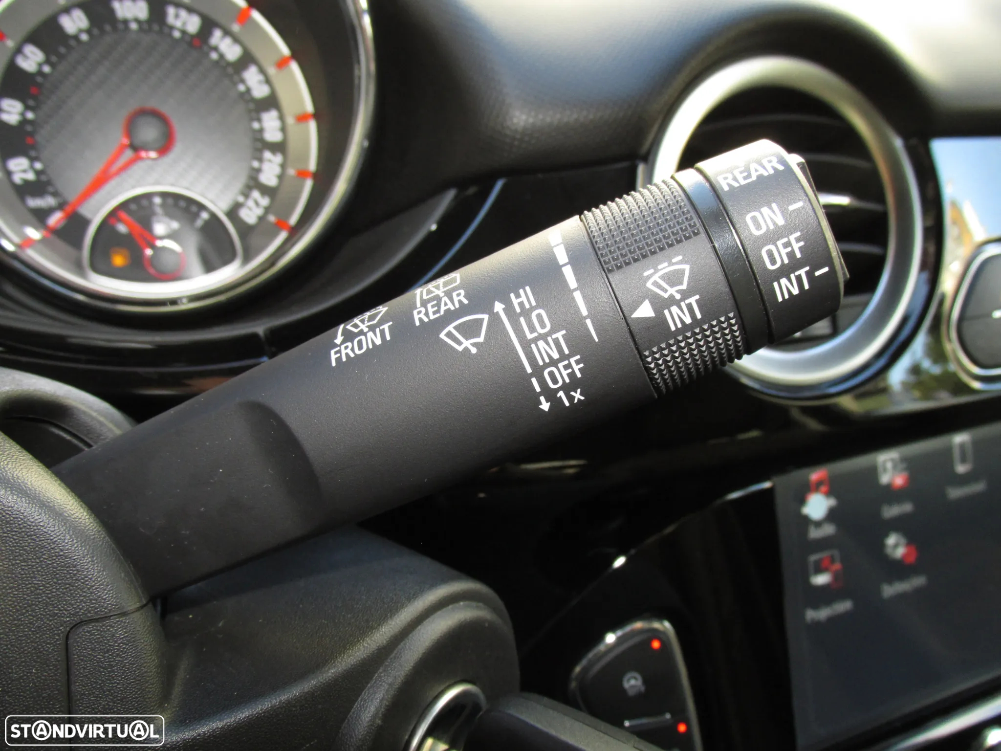 Opel Adam 1.0 T Rocks - 29