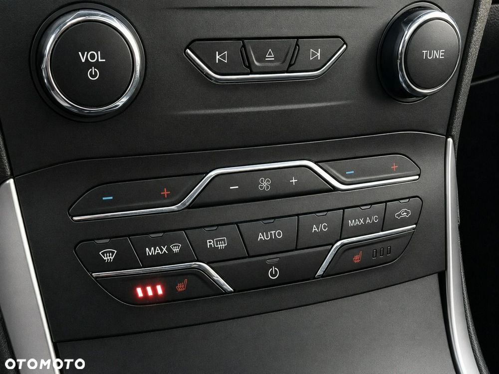 Ford S-Max - 17