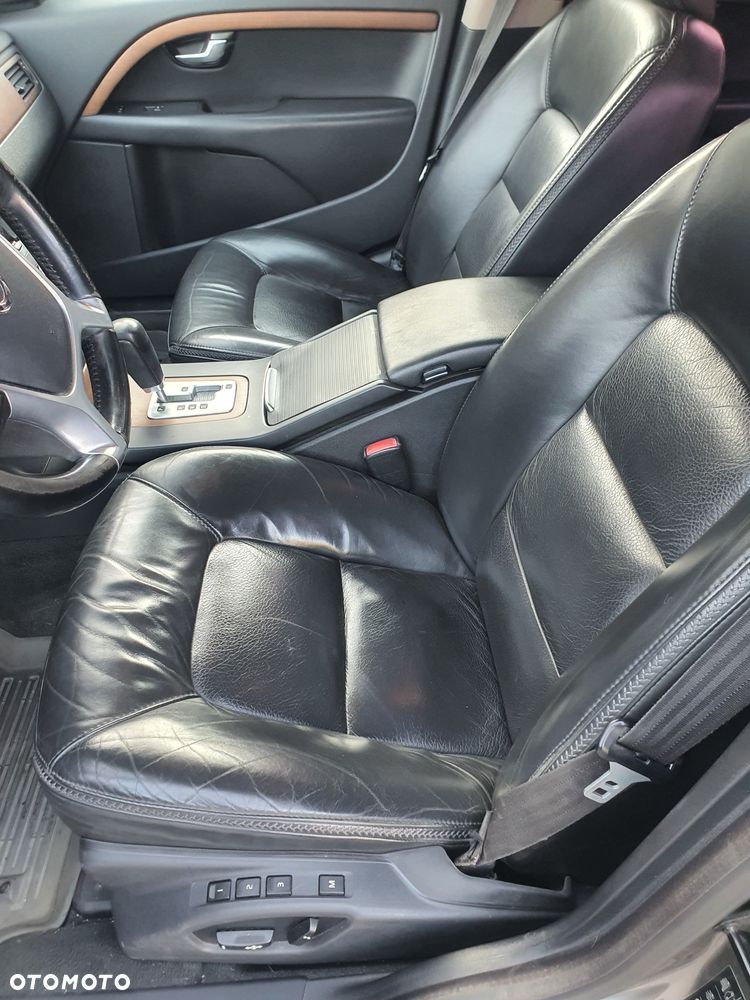 Volvo XC 70 D5 AWD Momentum - 7