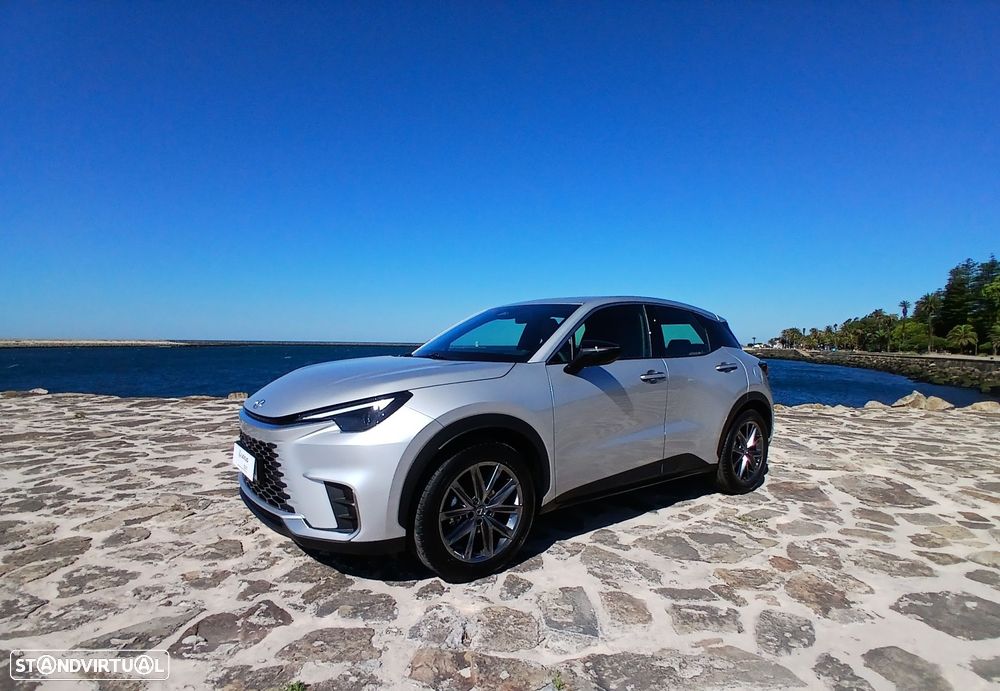 Lexus LBX Elegant - 2