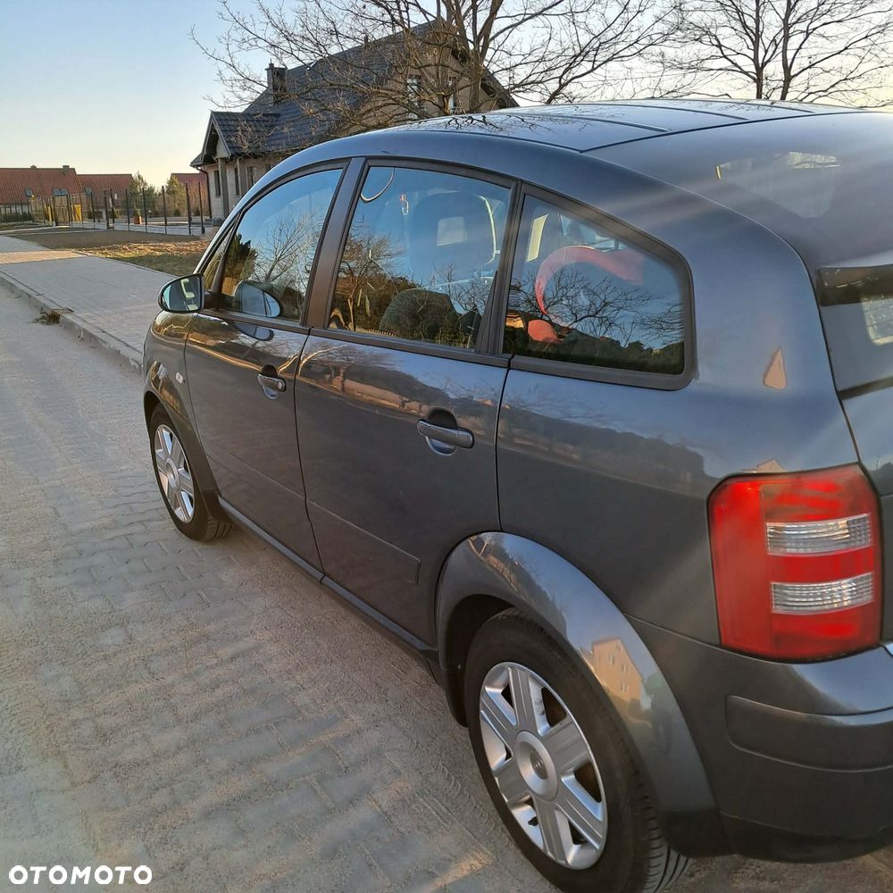 Audi A2 1.4 - 10