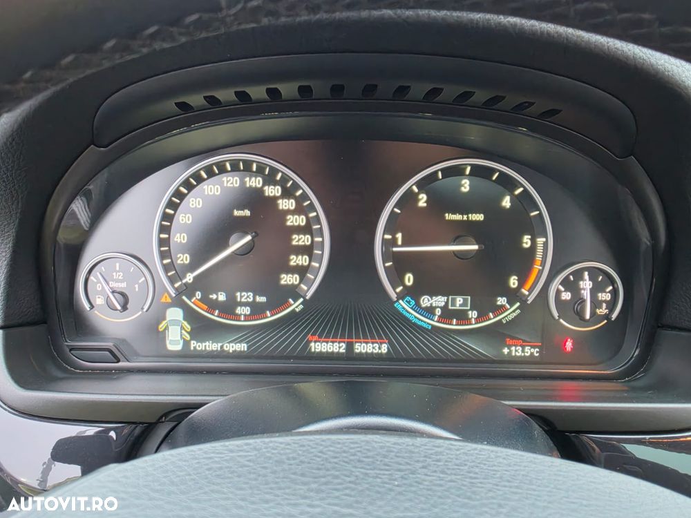 BMW Seria 5 520d Aut. Luxury Line - 26