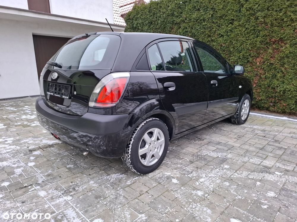 Kia Rio - 5