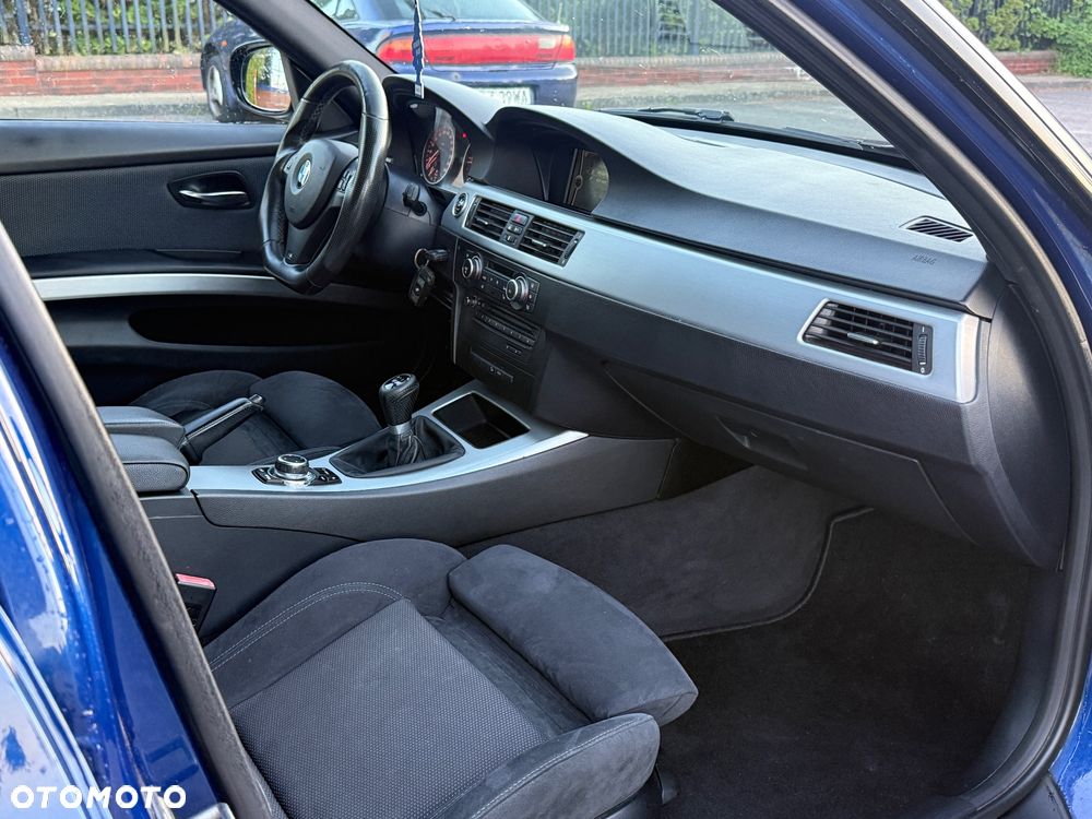 BMW Seria 3 320d xDrive DPF Edition Sport - 6