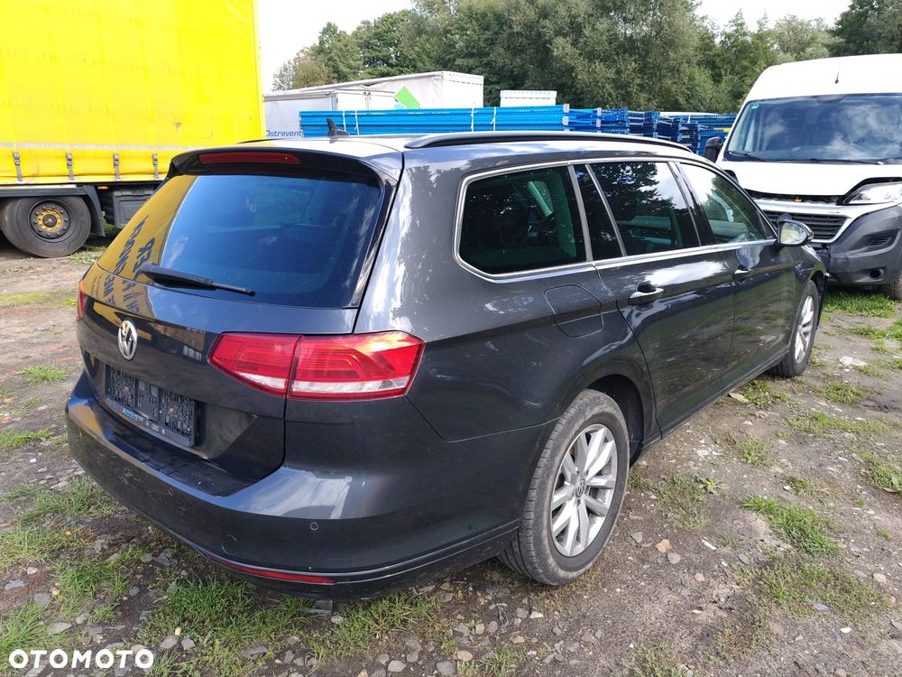 Volkswagen Passat 2.0 TDI SCR DSG Comfortline - 2