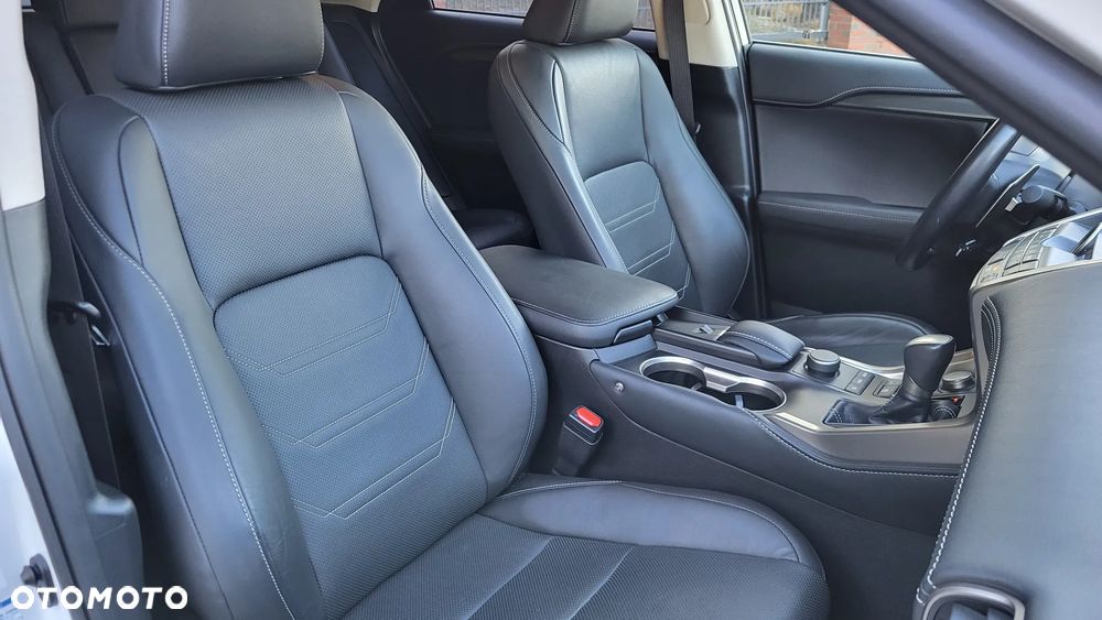 Lexus NX 200t Comfort AWD - 21