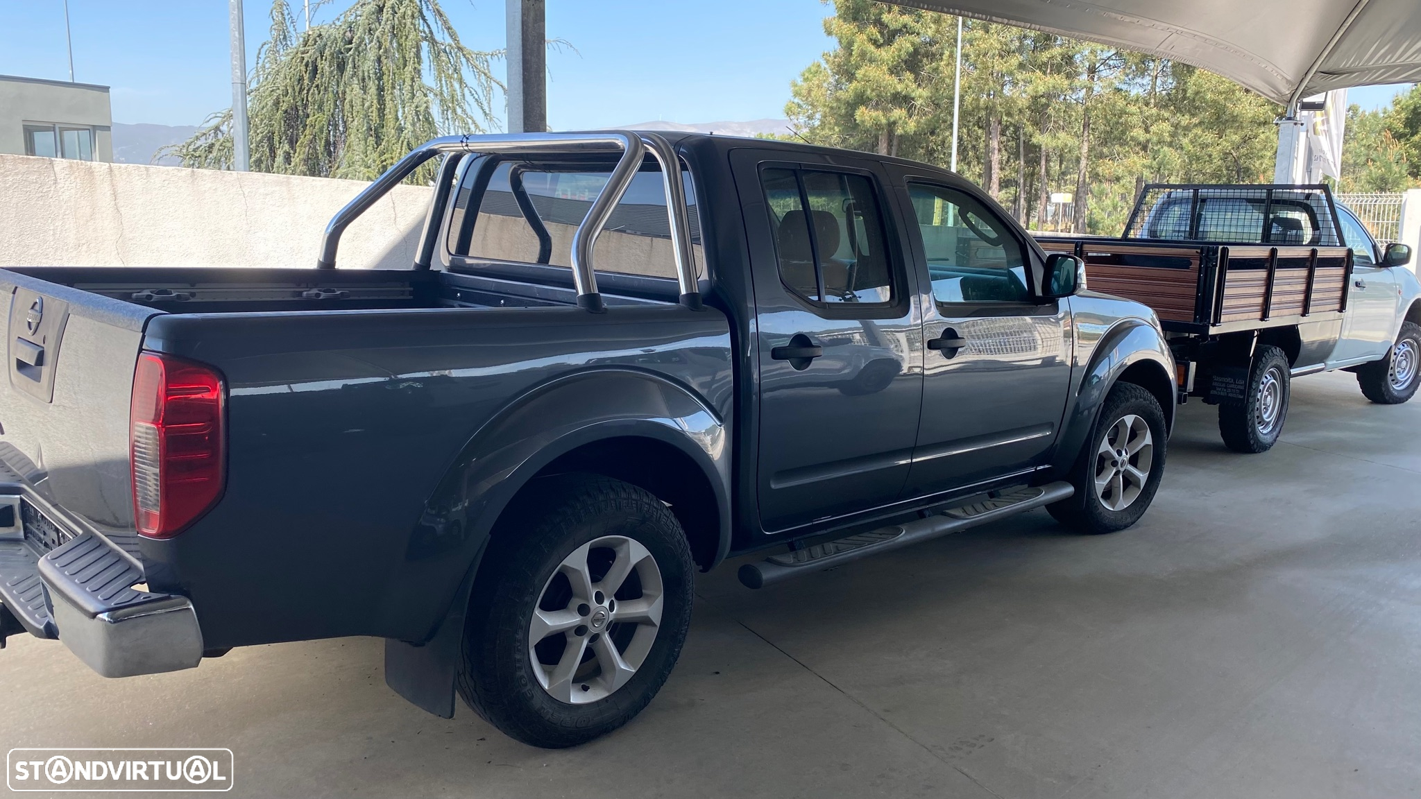Nissan Navara 2.5 dCi CD LE Hi-Tech +P.Premium 4WD - 5