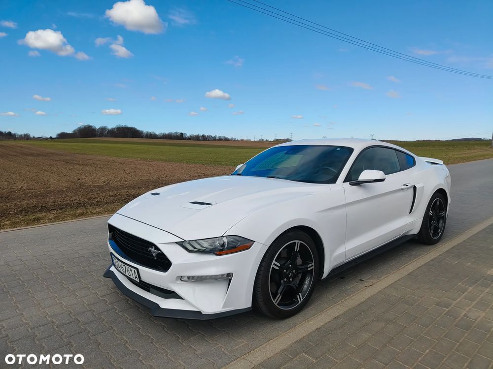 Ford Mustang - 1
