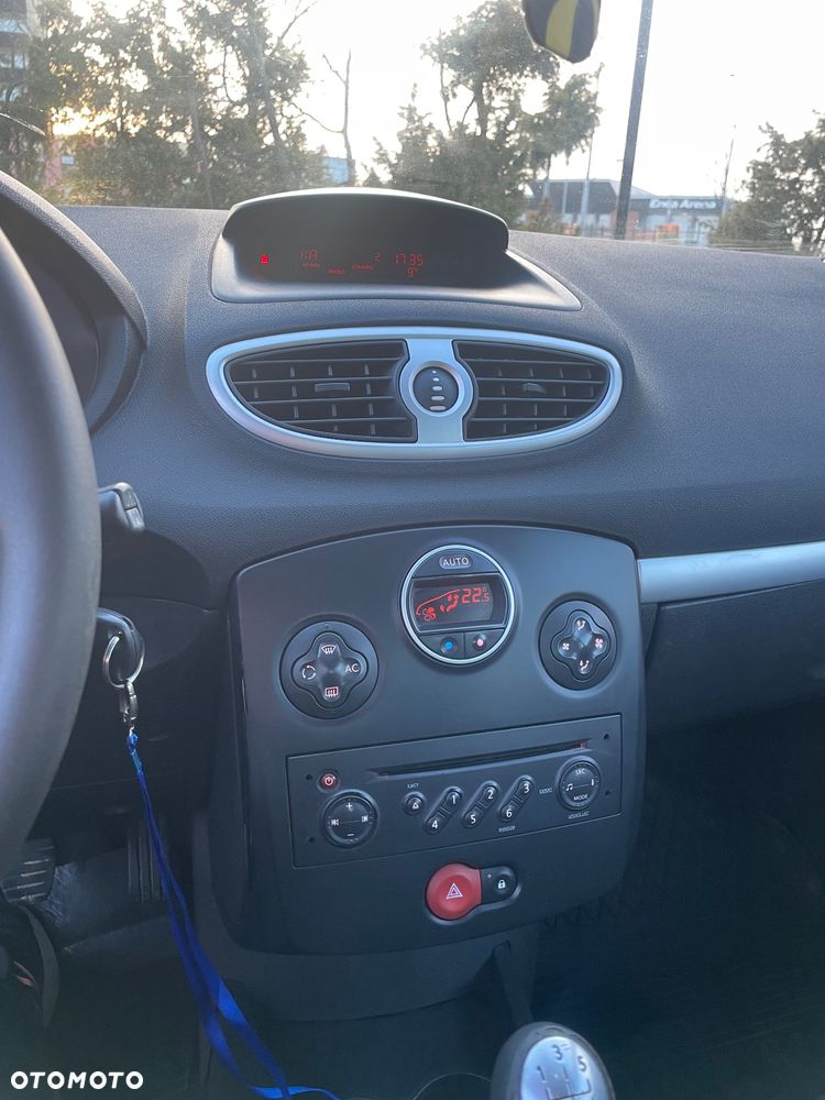 Renault Clio - 19